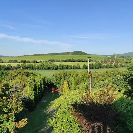 Sarga Liliom Vendeghaz בית נופש