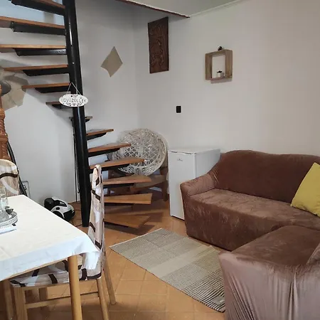 Sarga Liliom Vendeghaz