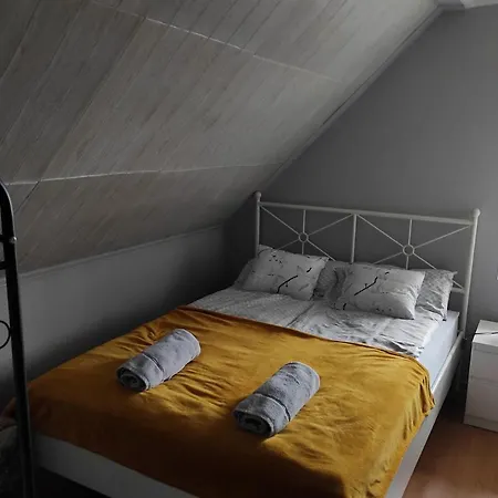 Sarga Liliom Vendeghaz